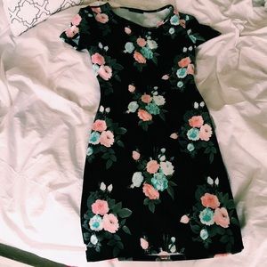 Black Floral Body Con-Dress